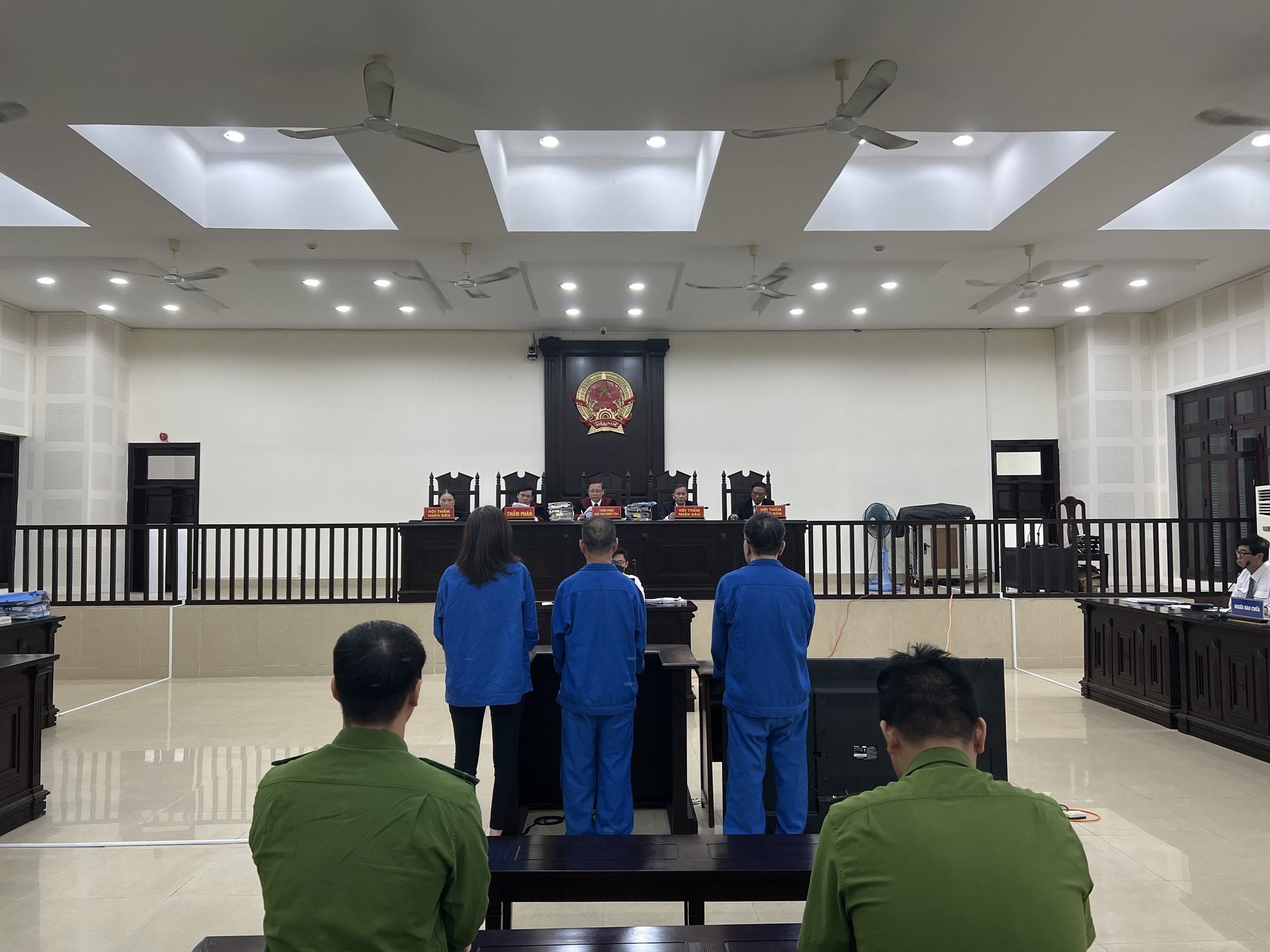 Đại gia Trung "lửa" và thuộc cấp hầu tòa tại Đà Nẵng- Ảnh 2.