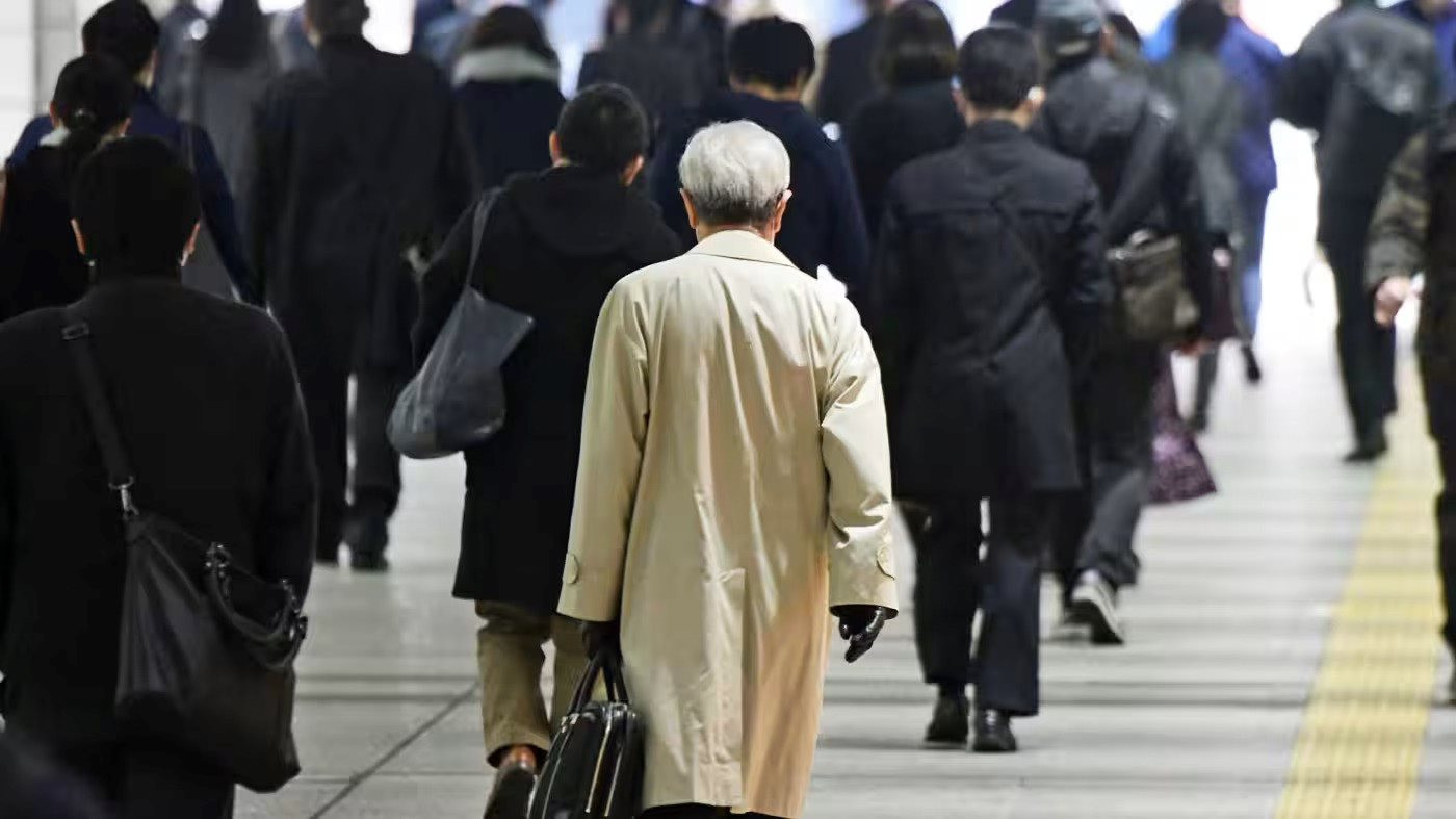 Cần ít nhất 3 tỷ để an hưởng tuổi già, số người ở độ tuổi gần thất thập ở một đất nước châu Á tìm kiếm việc làm tăng hơn gấp đôi trong thập kỷ qua- Ảnh 1.