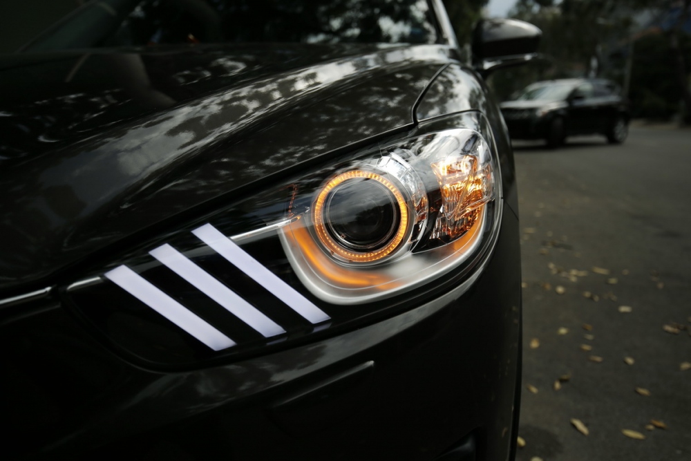 Thay đèn, nâng cấp mặt ca-lăng ô tô được đăng kiểm bình thường- Ảnh 1.