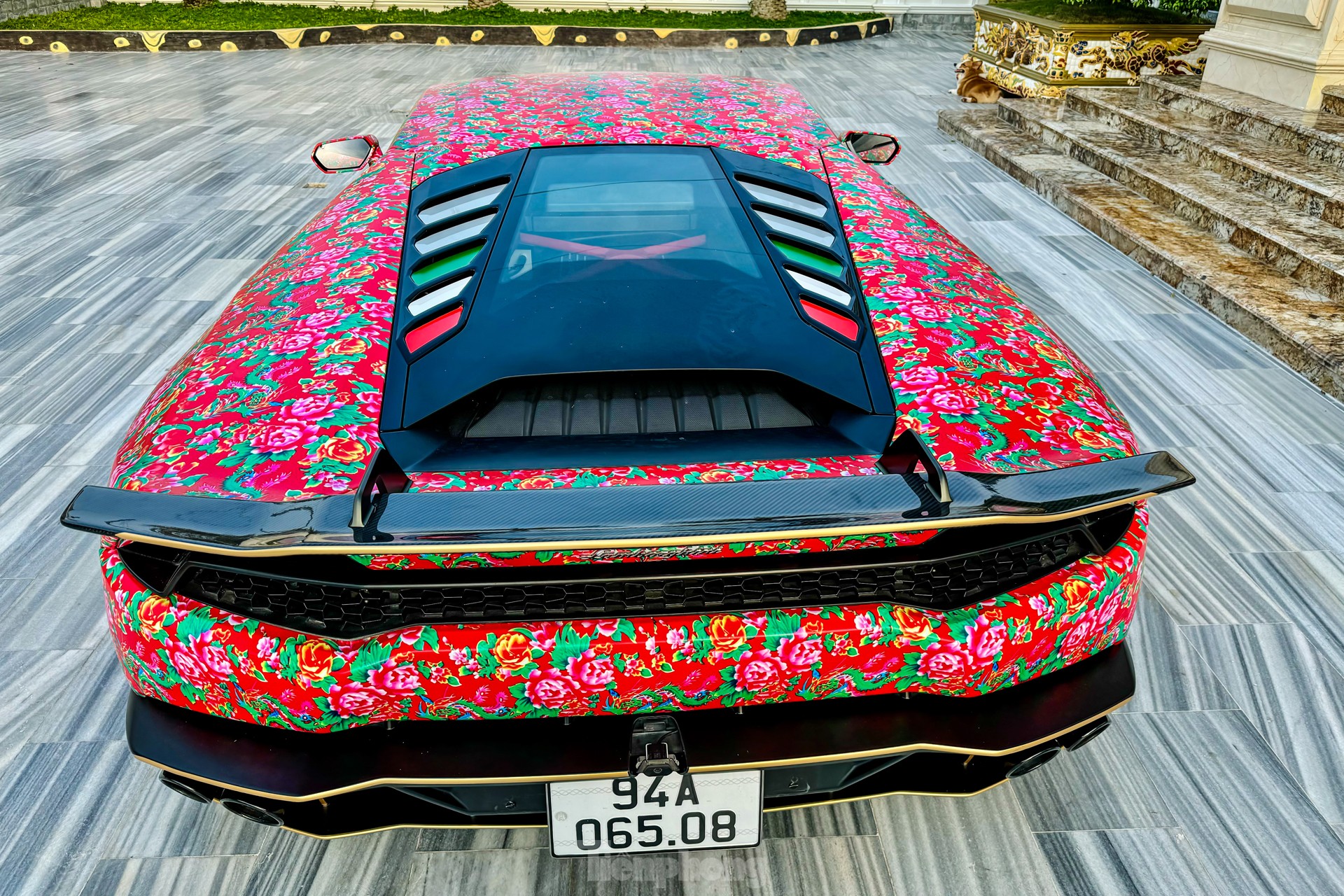 Lamborghini Huracan 'bắt trend' con công của dân chơi Bạc Liêu- Ảnh 5.
