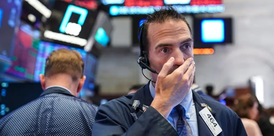 Một năm đau đớn của các nhà đầu tư bán khống cổ phiếu, mất 195 tỷ USD vì TTCK Mỹ tăng không ngờ- Ảnh 1.