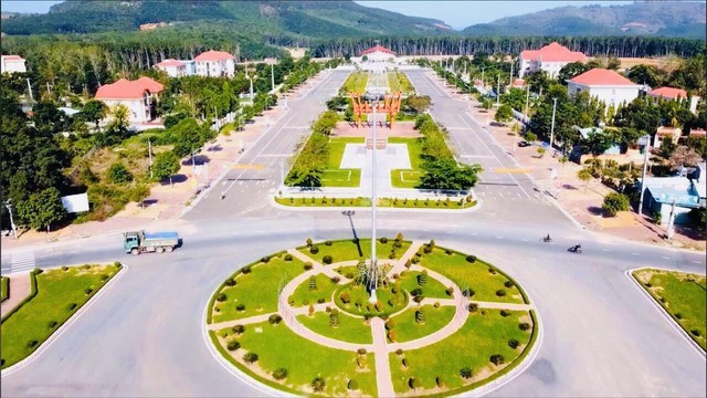 Huyện rộng ngang ngửa tỉnh Bắc Ninh sắp lên thị xã, nơi mà “một con gà gáy cả ba nước cùng nghe”- Ảnh 1.