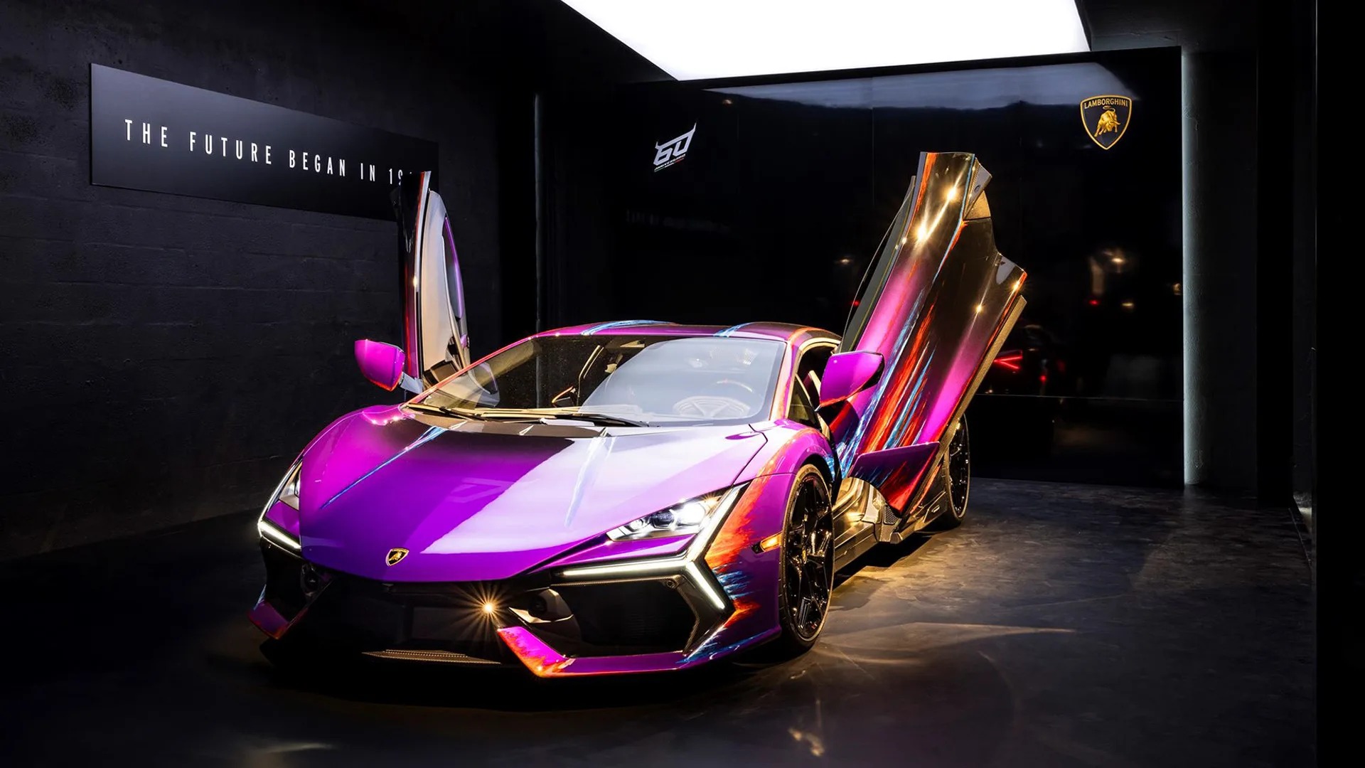 Chiếc Lamborghini Revuelto ‘tốn công tốn sức’ nhất là đây: Mất 435 tiếng sơn thủ công, 220 tiếng độ nội thất- Ảnh 1.