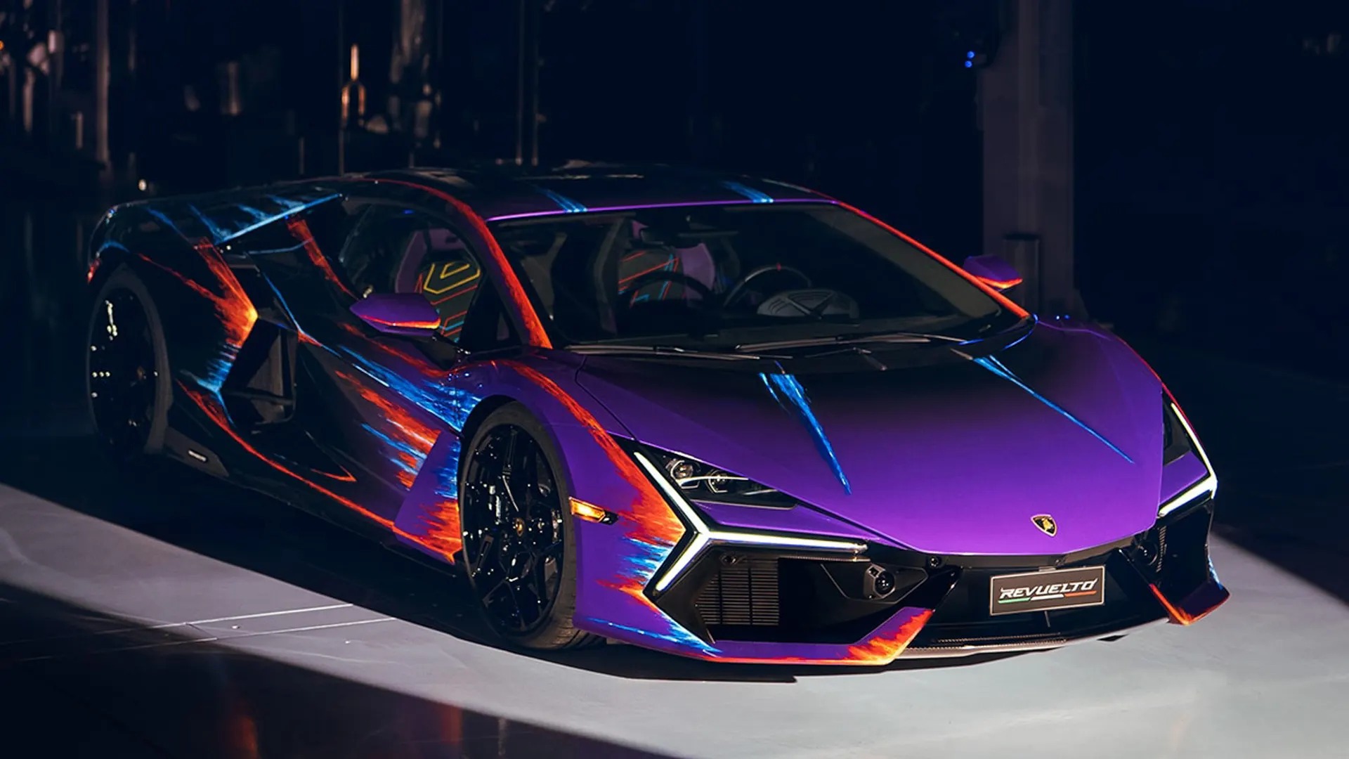 Chiếc Lamborghini Revuelto ‘tốn công tốn sức’ nhất là đây: Mất 435 tiếng sơn thủ công, 220 tiếng độ nội thất- Ảnh 2.
