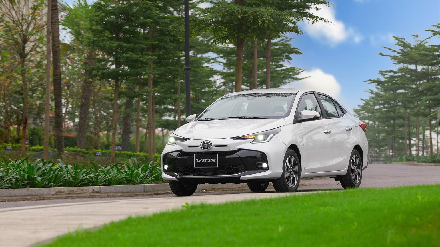 Toyota Vios giảm sâu hàng chục triệu đồng, quyết đòi lại thị phần- Ảnh 1.