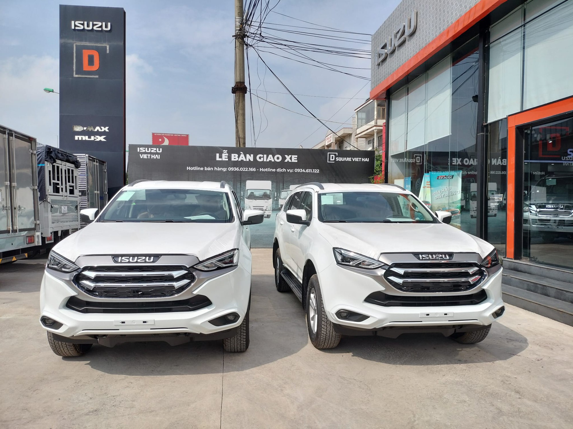 Isuzu mu-X xả hàng giảm giá tới 170 triệu tại đại lý: Chủ yếu còn bản base, số lượng ít- Ảnh 1.