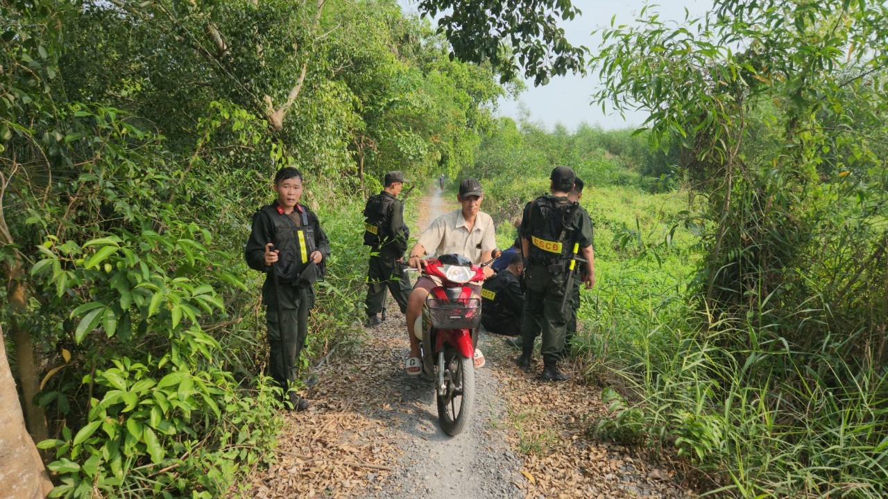 Băng rừng truy tìm nghi phạm sát hại nữ nhân viên quán cà phê ở TPHCM- Ảnh 19.