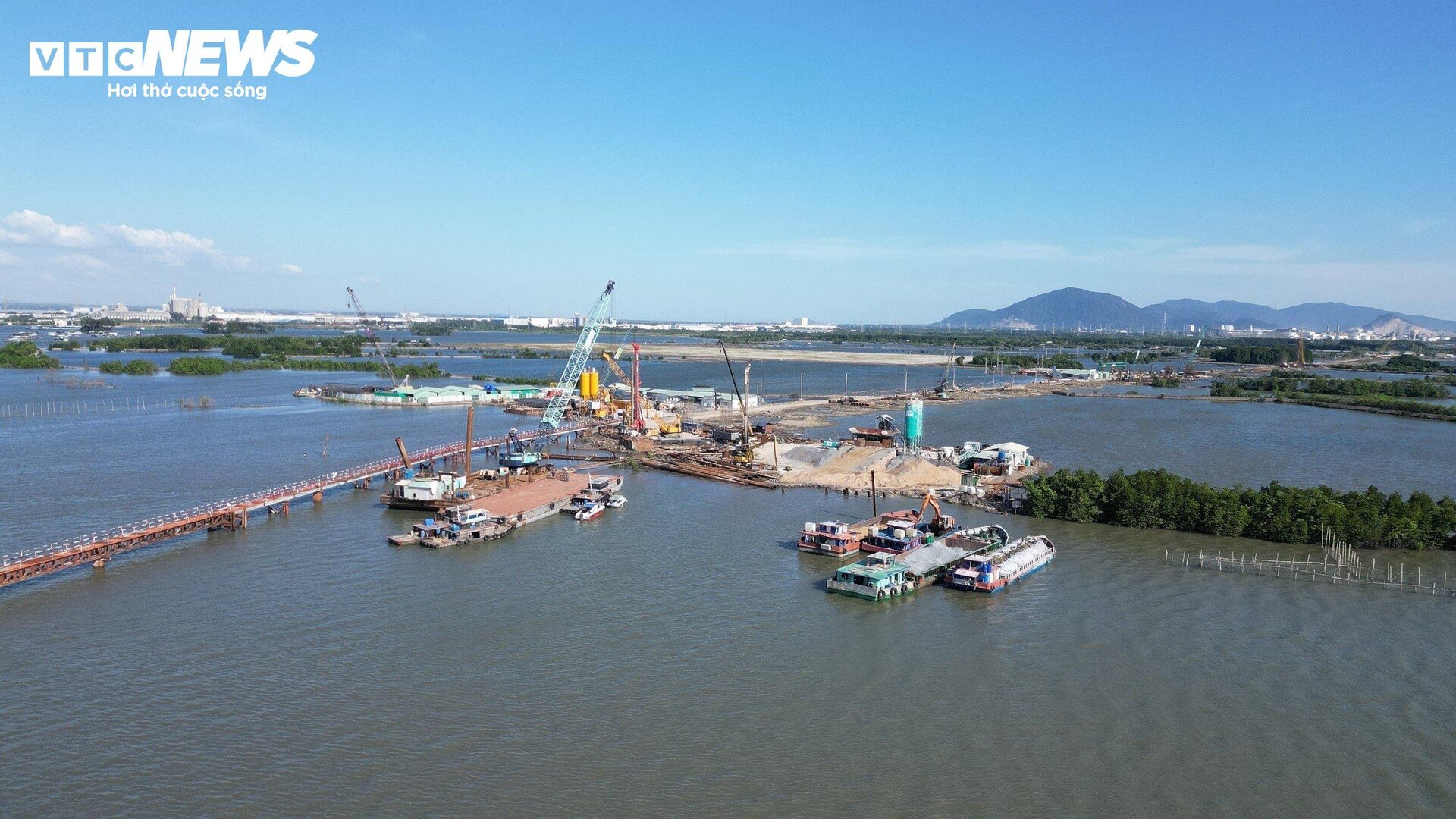 Cầu gần 5.000 tỷ nối Đồng Nai và Bà Rịa - Vũng Tàu sau 7 tháng thi công- Ảnh 16.
