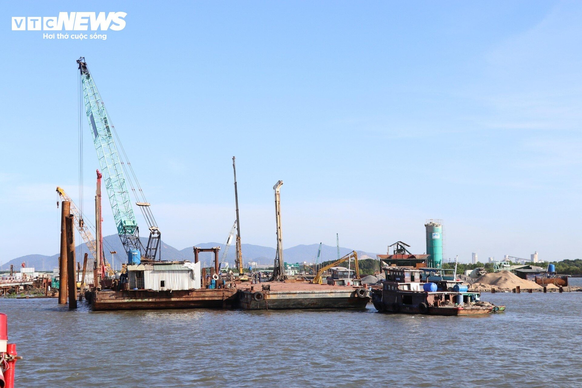 Cầu gần 5.000 tỷ nối Đồng Nai và Bà Rịa - Vũng Tàu sau 7 tháng thi công- Ảnh 4.