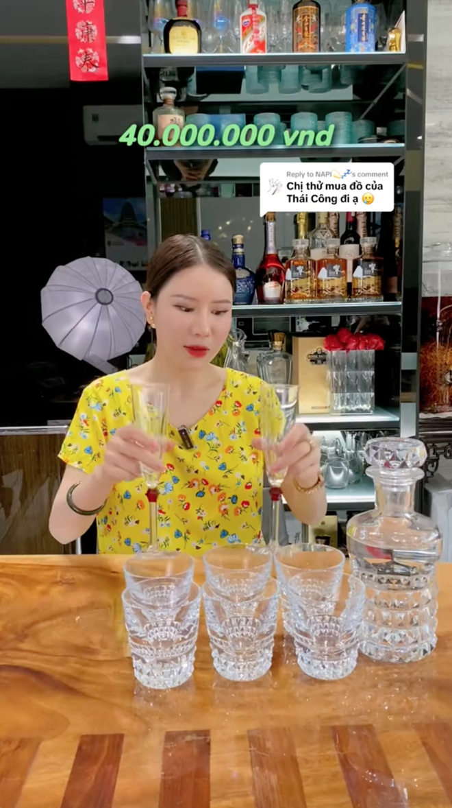 Cô gái review bộ ly 100 triệu của Thái Công: Cái ly cũng chỉ dùng để uống nước thôi, có gì mà đắt vậy?- Ảnh 4.