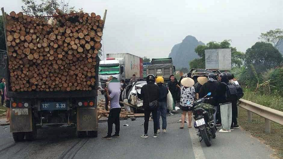 Ảnh TNGT: Tai nạn liên hoàn giữa bốn xe tại Lạng Sơn- Ảnh 7.