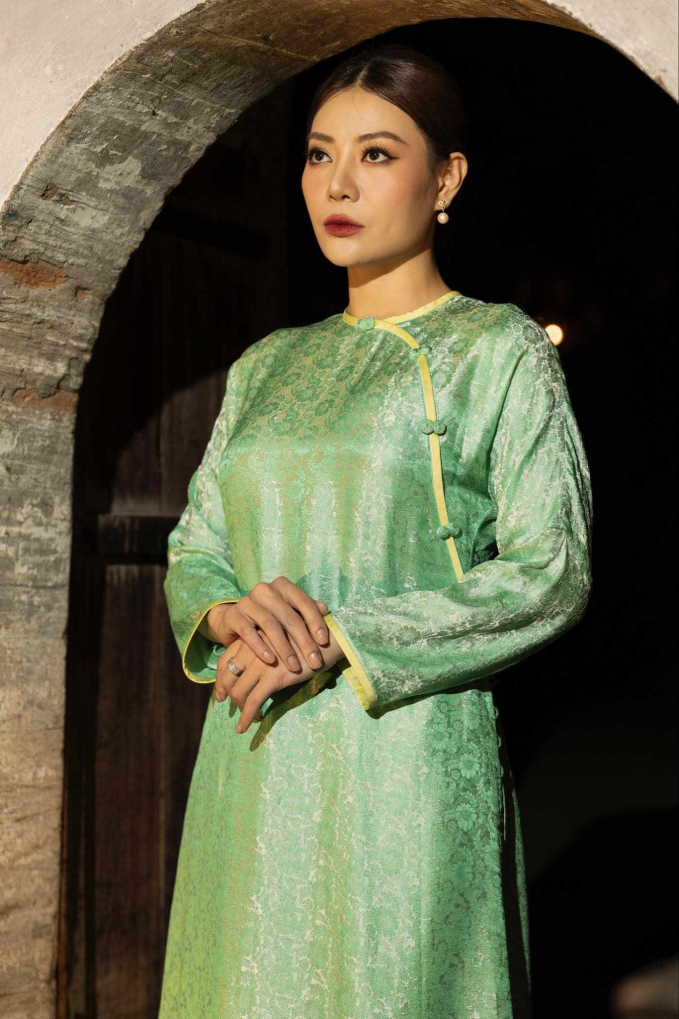 Thanh Hương khoe sắc với áo dài, e ấp bên nam diễn viên đẹp trai- Ảnh 2.
