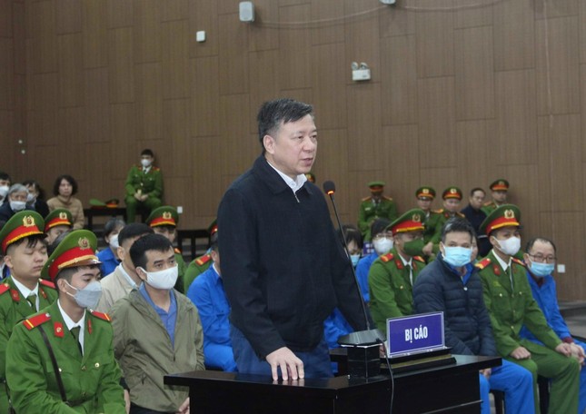 Xét xử sơ thẩm đại án Việt Á: Ba cựu ủy viên Trung ương bị đề nghị mức án nào?- Ảnh 3.