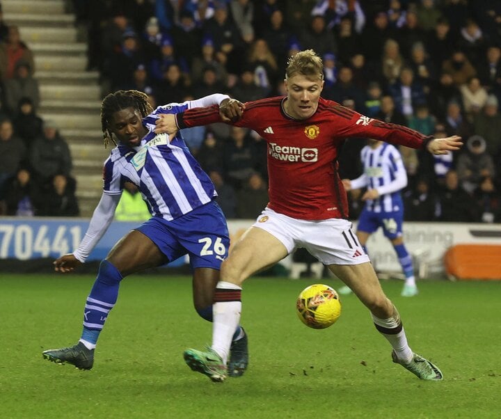 Hạ Wigan, Man Utd đi tiếp tại FA Cup- Ảnh 1.