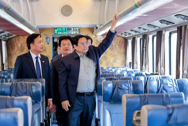 Thủ tướng thị sát ga Hà Nội, chỉ đạo quyết tâm làm đường sắt tốc độ cao- Ảnh 1.