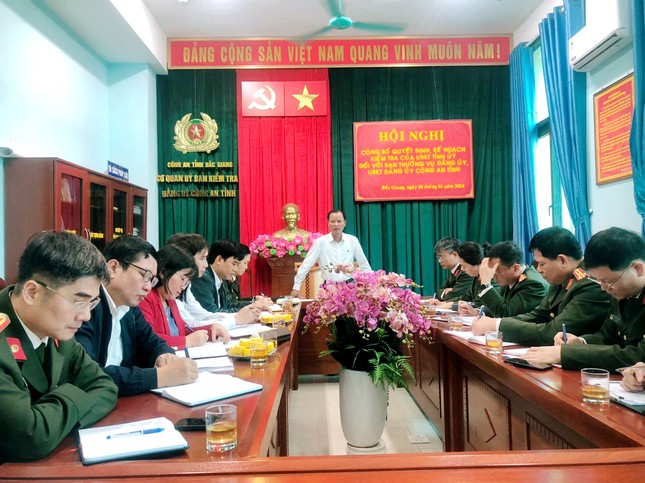 Công bố quyết định kiểm tra đối với Ban Thường vụ Đảng ủy Công an tỉnh Bắc Giang- Ảnh 1.