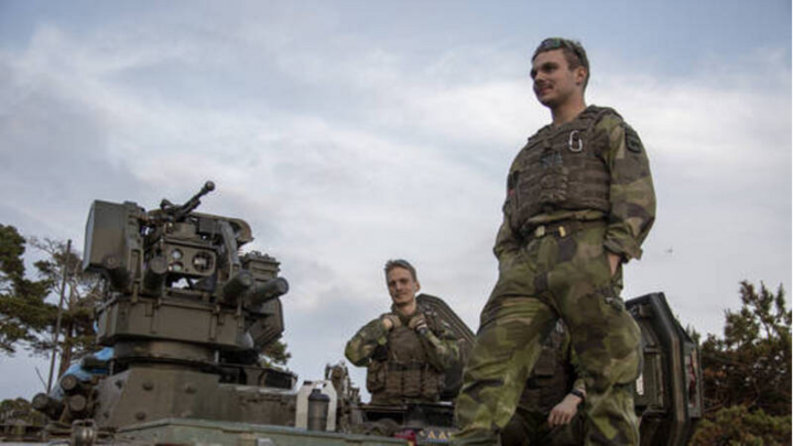 Bộ trưởng Quốc phòng Thụy Điển cảnh báo nguy cơ đối đầu quân sự với Nga- Ảnh 1.