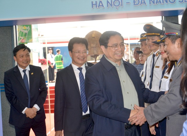 Thủ tướng thị sát ga Hà Nội, chỉ đạo quyết tâm làm đường sắt tốc độ cao- Ảnh 3.
