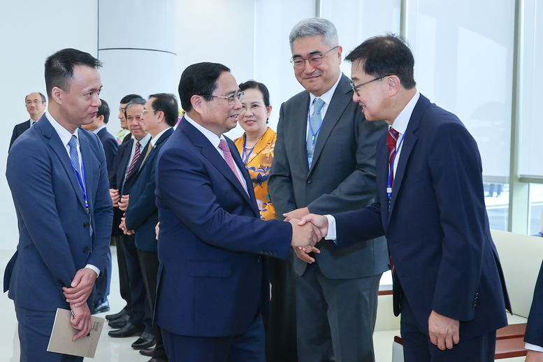 Thủ tướng Phạm Minh chính: Đổi mới và sáng tạo để vươn xa trong kỷ nguyên số - Ảnh 11.