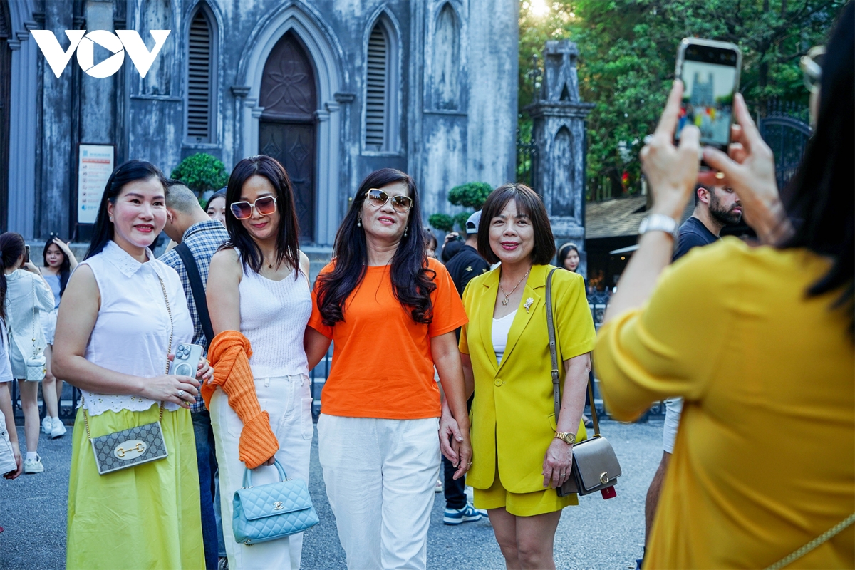 Hà Nội vào thu: Điểm đến chụp ảnh đẹp nhất mùa thu - Ảnh 10.