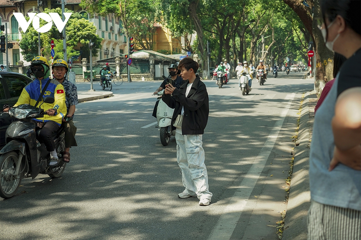 Hà Nội vào thu: Điểm đến chụp ảnh đẹp nhất mùa thu - Ảnh 13.