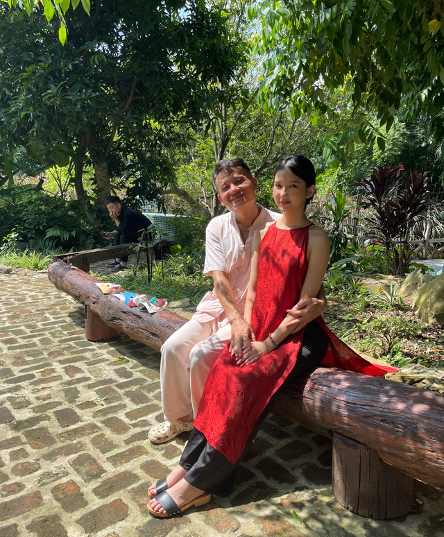 Nàng Mơ diện váy cưới khiến hơn 400 nghìn người ngẩn ngơ, bất ngờ với cách Ông Bố Điên flex con gái rượu - Ảnh 9.