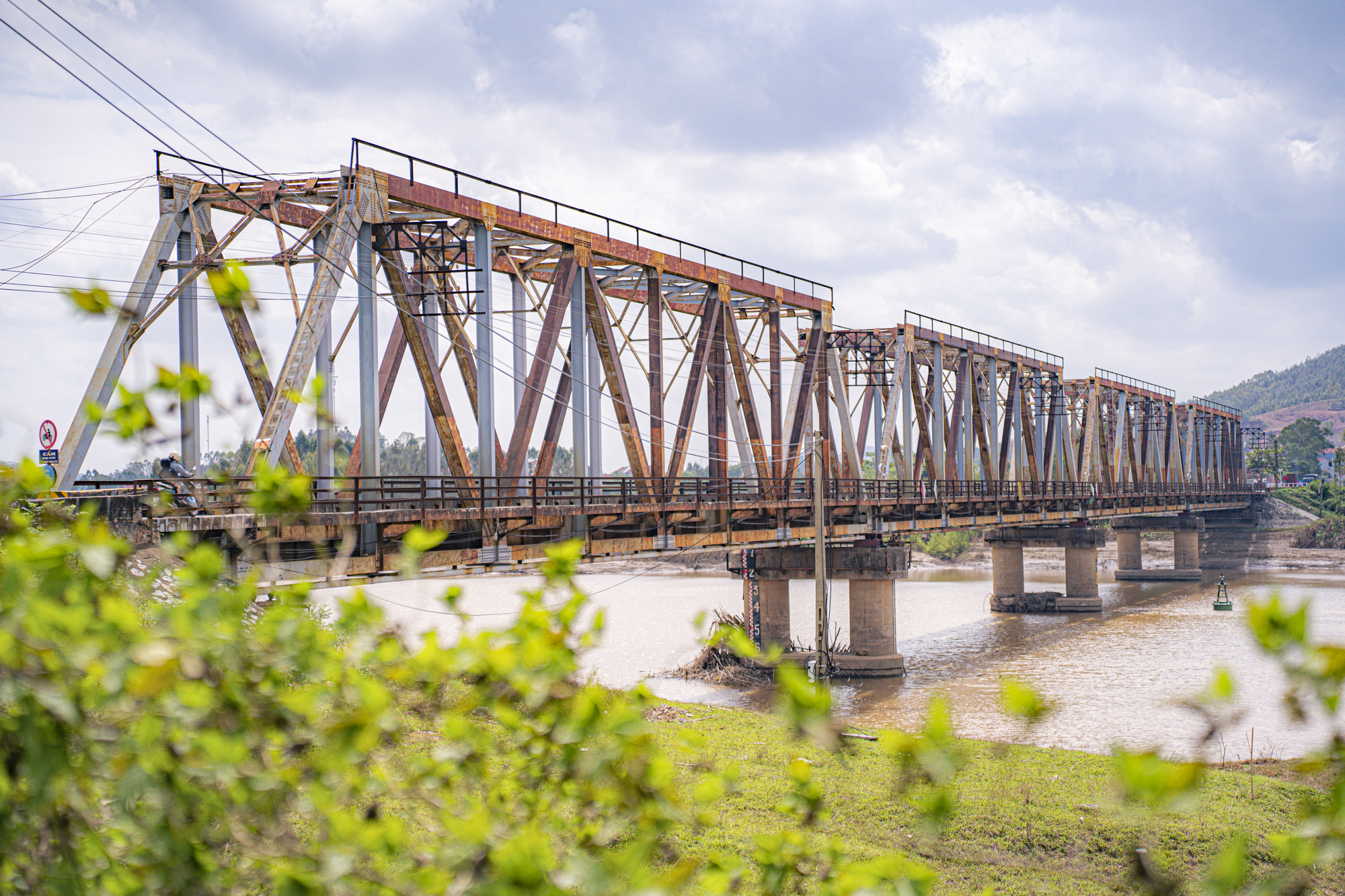 Cầu duy nhất c&oacute; &ocirc; t&ocirc; v&agrave; t&agrave;u hoả đi chung ở Việt Nam sắp được đầu tư 800 tỷ để giảm tải - Ảnh 3.