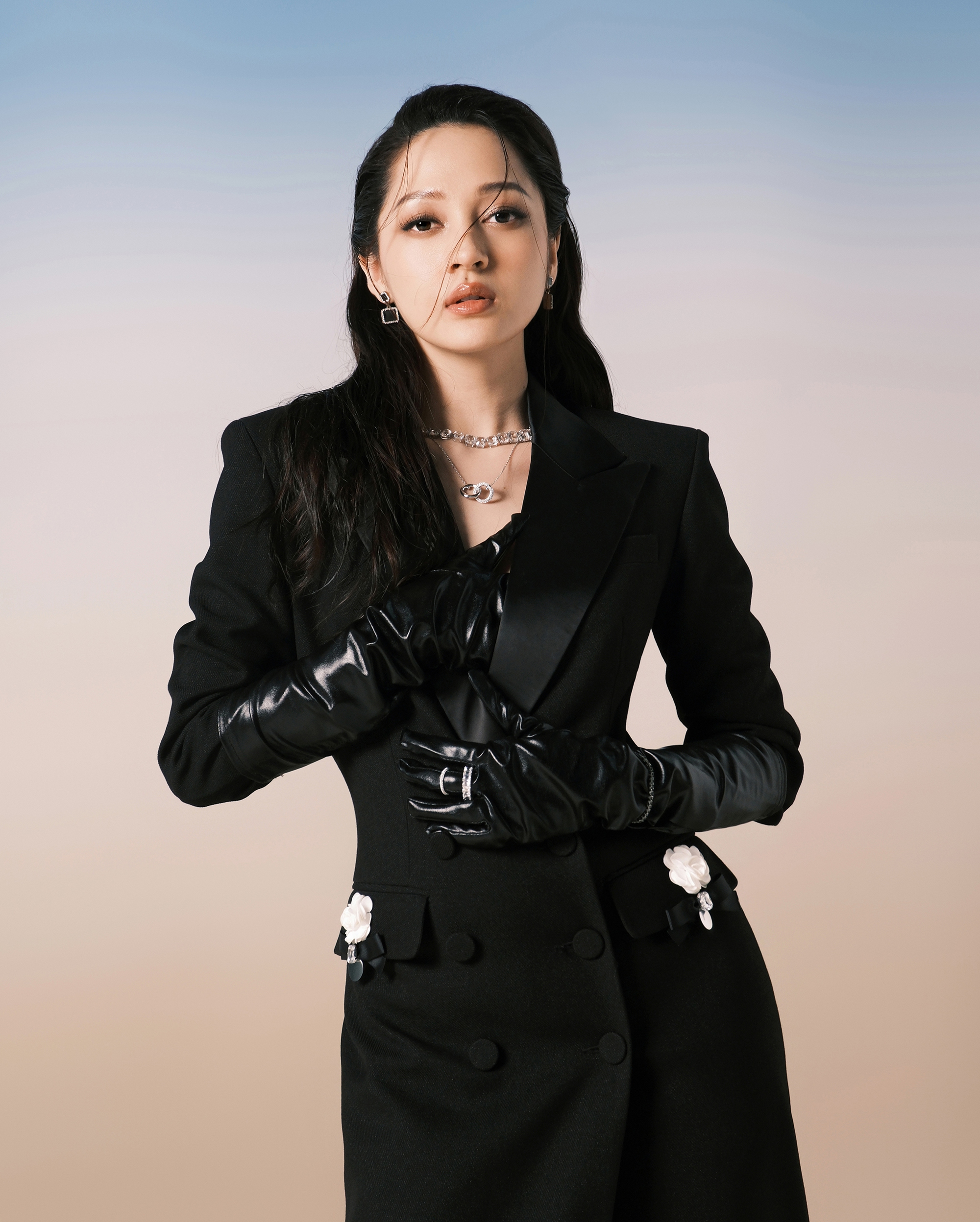 Bảo Anh, Đinh Tiến Đạt và dàn sao đổ bộ đại học Đại Nam, hát cho sinh viên nghe- Ảnh 2.