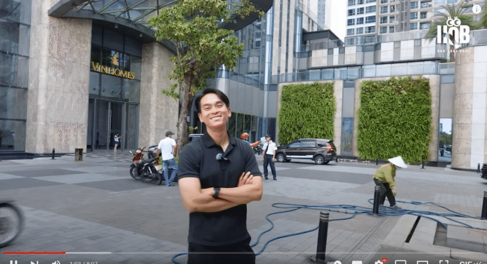 Trai Hàn nói tiếng Việt "như gió" review cơm tấm 500K, phở 1 triệu đồng ở TPHCM- Ảnh 1.