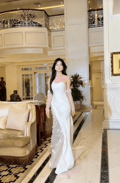 Nàng Mơ diện váy cưới khiến hơn 400 nghìn người ngẩn ngơ, bất ngờ với cách Ông Bố Điên flex con gái rượu - Ảnh 4.