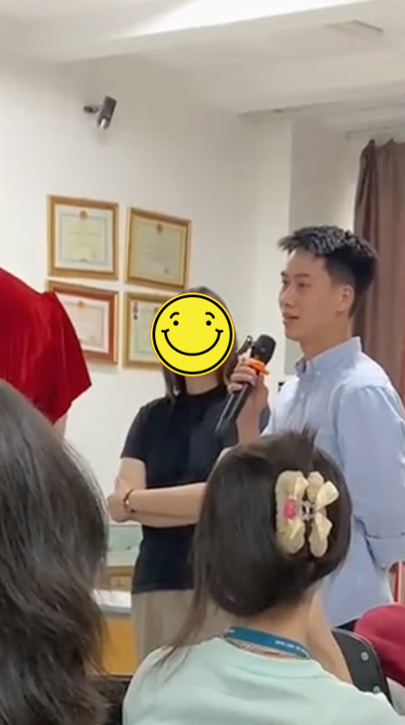 Thấy g&igrave; từ tranh c&atilde;i quanh hiện tượng mạng tr&ecirc;u vợ nổi tiếng nhất hiện nay?- Ảnh 6.