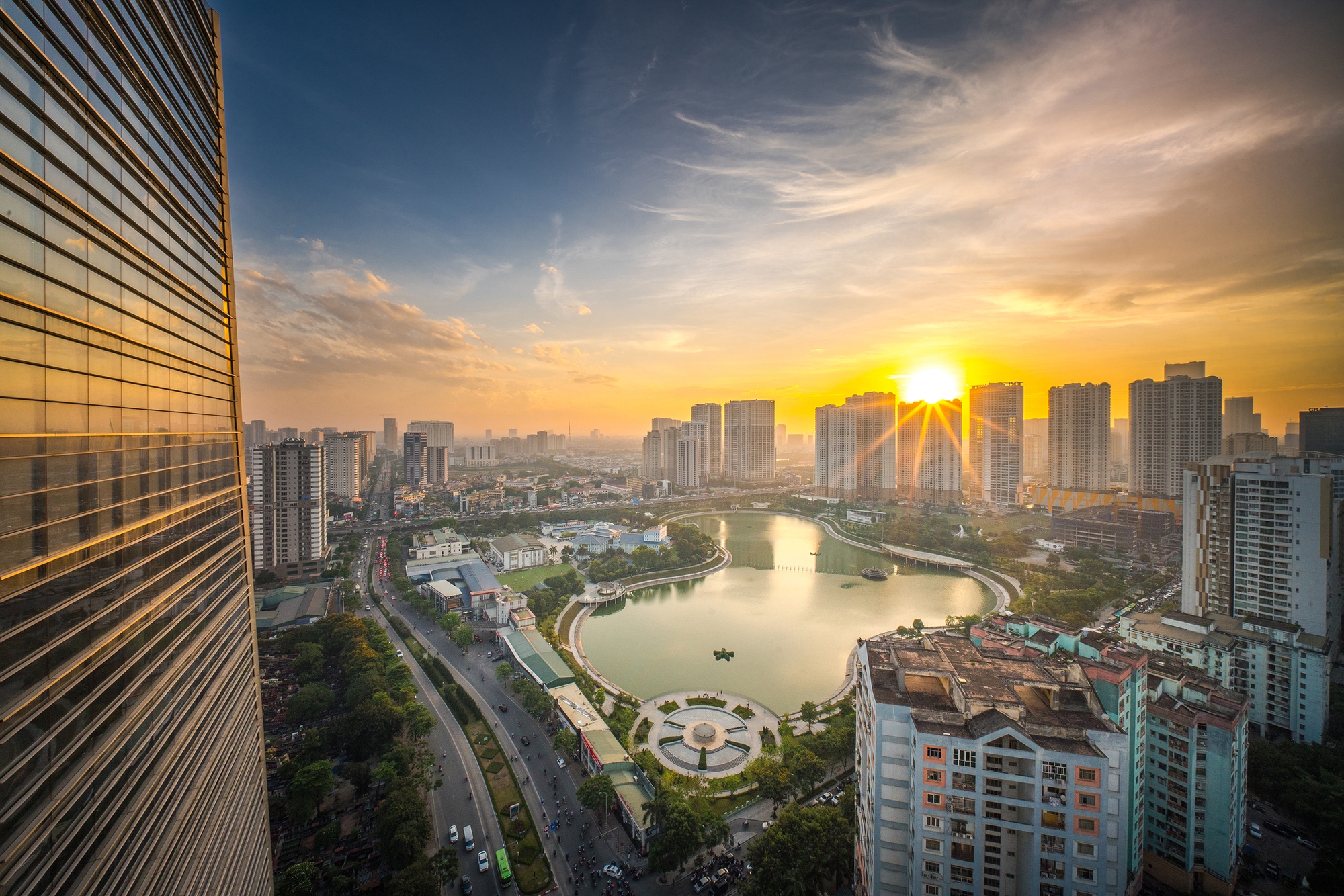 Hà Nội phát triển vượt bậc với những công trình hiện đại đầy ấn tượng - Ảnh 9. Hà Nội phát triển vượt bậc với những công trình hiện đại đầy ấn tượng - Ảnh 9.