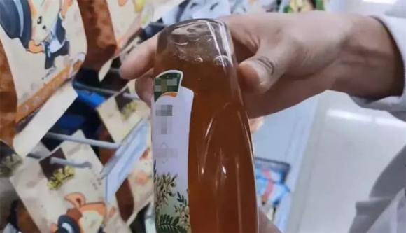 Muốn biết mật ong thật hay giả, hãy lật ngược lọ lại: Chi tiết nhỏ nhưng khiến nhiều người bất ngờ - Ảnh 3.