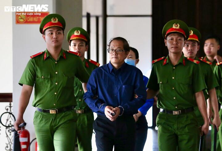 Giảm án cho cựu Giám đốc Bệnh viện TP Thủ Đức Nguyễn Minh Quân - Ảnh 1. Giảm án cho cựu Giám đốc Bệnh viện TP Thủ Đức Nguyễn Minh Quân - Ảnh 1.