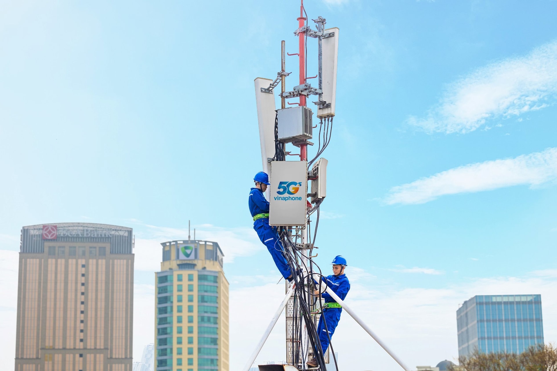 Tại nhiều tỉnh, thành phố đã có sóng 5G, được trải nghiệm miễn phí từ 13/10 - Ảnh 1.
