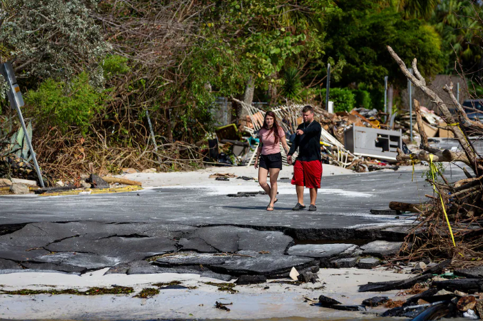 Người dân Florida đã về nhà sau bão Milton, nhưng nhà không còn nữa: Tình cảnh u ám hiện tại của hàng triệu người- Ảnh 2.