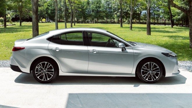 Toyota Camry thế hệ mới lộ diện tại Việt Nam: Bản hybrid, có chi tiết lạ cho thấy rõ nguồn gốc- Ảnh 11.