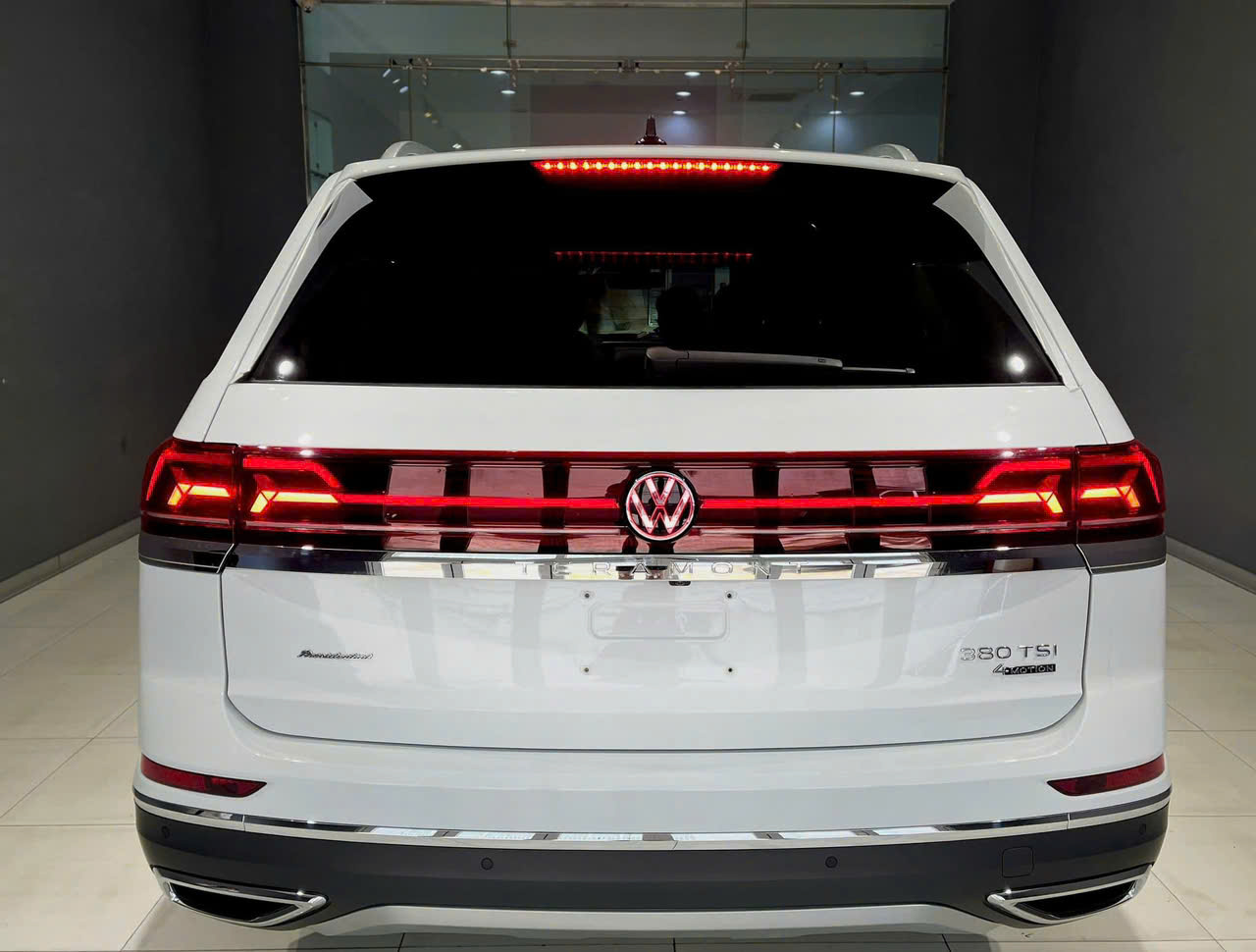 VW Teramont President về đại lý: Giá 2,4 tỷ đồng, hàng 2 ghế 'chủ tịch', có ADAS, giới hạn 88 xe trong năm 2024- Ảnh 4.