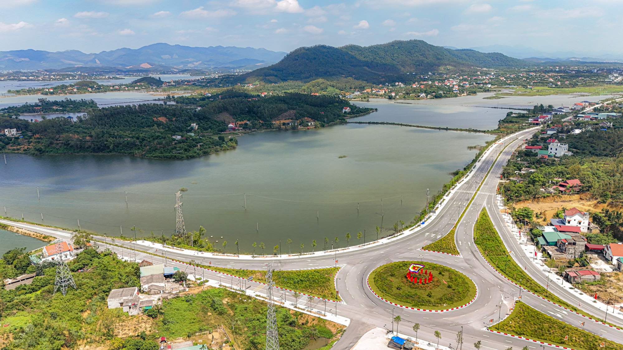 Toàn cảnh hồ có lịch sử hàng trăm năm, được Xuân Trường đề nghị đầu tư 10.000 tỷ để thành khu du lịch sinh thái - Ảnh 7.