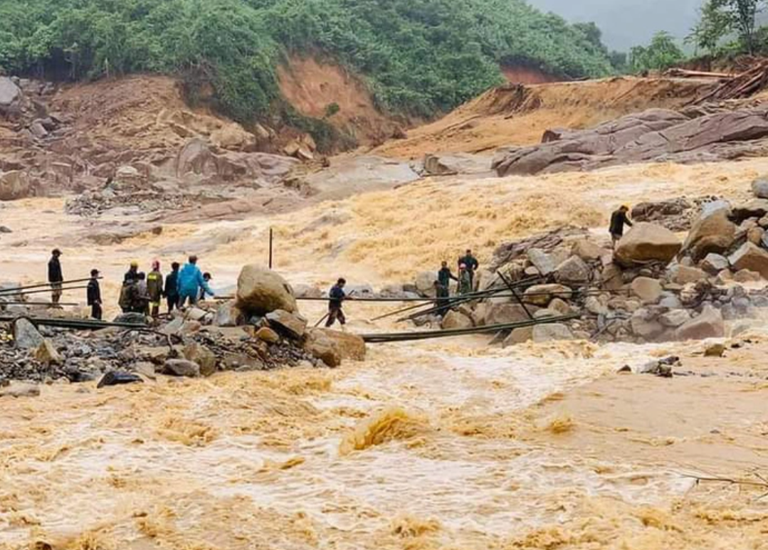 2 cán bộ tử vong khi đi cứu dân nhưng không được công nhận liệt sĩ- Ảnh 1.