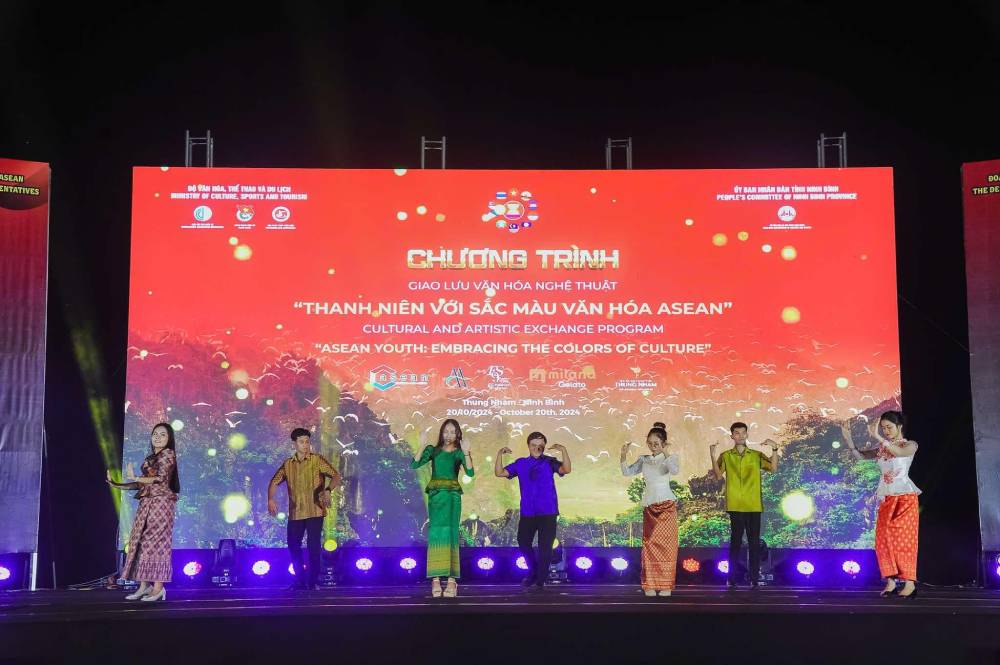 Bế mạc Diễn đàn giao lưu văn hóa nghệ thuật "Thanh niên với sắc màu văn hóa ASEAN"- Ảnh 2.