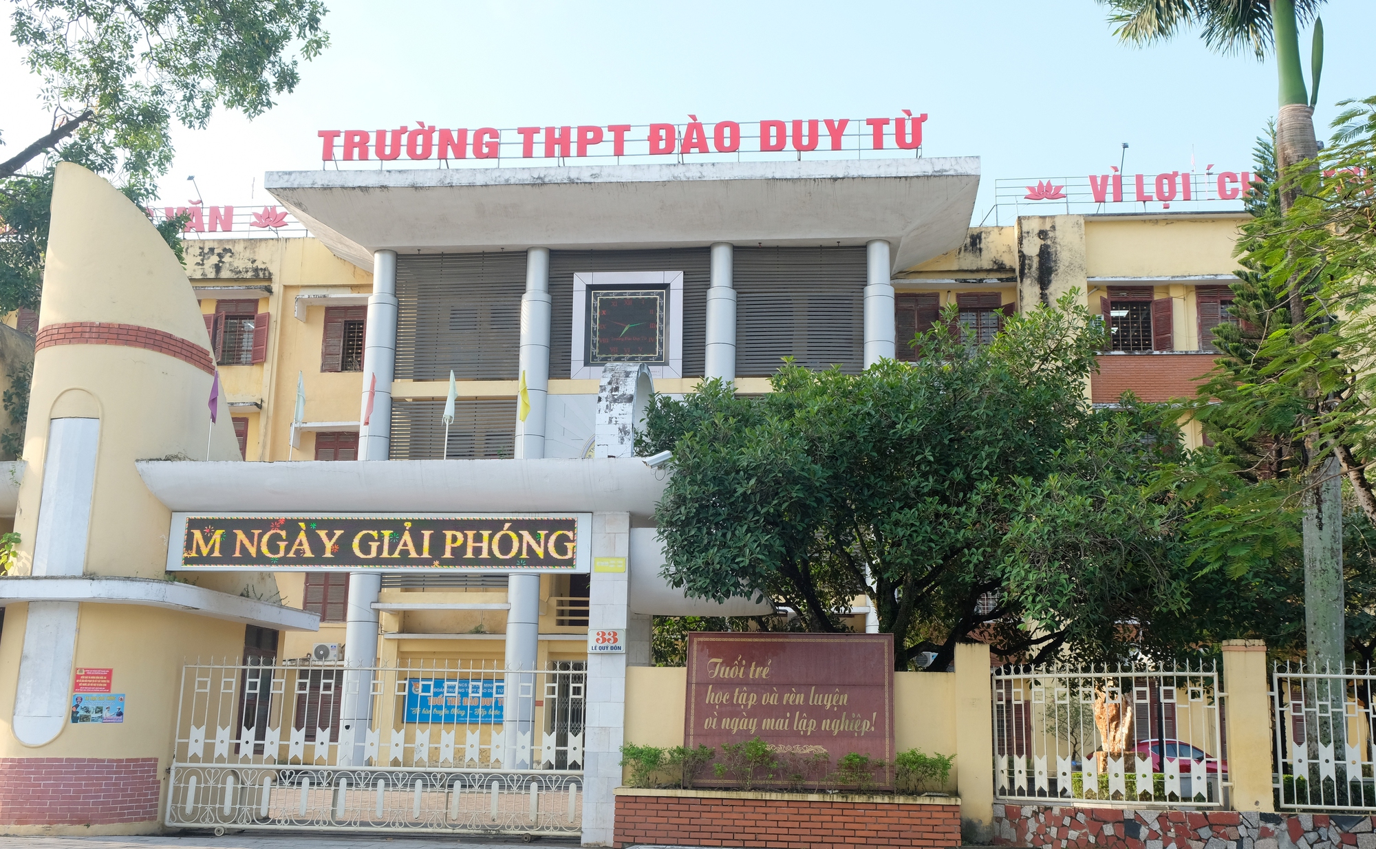 Nhiều học sinh THPT ở Thanh Hóa vừa trúng tuyển đã xin chuyển trường- Ảnh 1.