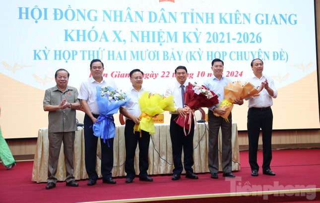 Kiên Giang có tân Phó Chủ tịch UBND Lê Trung Hồ nhiệm kỳ 2021 - 2026 - Ảnh 2.