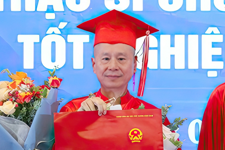 Đại học Luật Hà Nội hủy bằng ông Vương Tấn Việt do vi phạm - Ảnh 1.