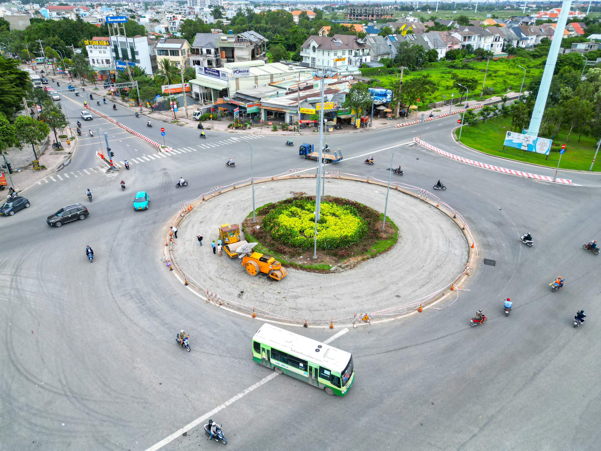 Toàn cảnh điểm đen giao thông TP . HCM vòng xoay Phú Hữu đầy nguy hiểm - Ảnh 11.