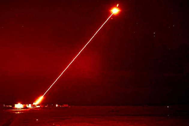 Phương Tây thúc đẩy phát triển vũ khí laser chống uav và tên lửa - Ảnh 1.