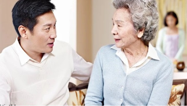 Lương hưu 12 triệu/th&aacute;ng nhưng mẹ chồng t&ocirc;i kh&ocirc;ng chịu thu&ecirc; người gi&uacute;p việc, nguy&ecirc;n nh&acirc;n khiến t&ocirc;i c&acirc;m n&iacute;n- Ảnh 1.