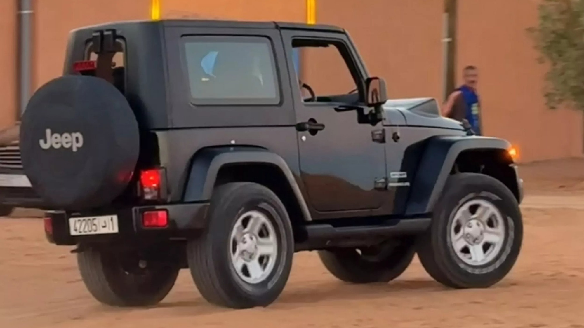 Bản độ Jeep Wrangler: Liệu rằng đây có phải chiếc xe ô tô 'mi nhon' nhất thế giới?- Ảnh 2.