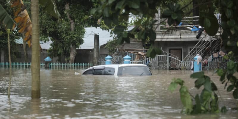 Số người thiệt mạng vì bão Trami tăng sốc, bão có khả năng quay đầu, biến đổi khó lường trong những ngày tới- Ảnh 5.