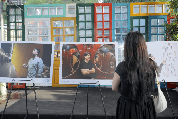 Giới trẻ Hà Nội rủ nhau check-in tại triển lãm Sống Như Nhà Đầu Tư - Ảnh 2. Giới trẻ Hà Nội rủ nhau check-in tại triển lãm Sống Như Nhà Đầu Tư - Ảnh 2.